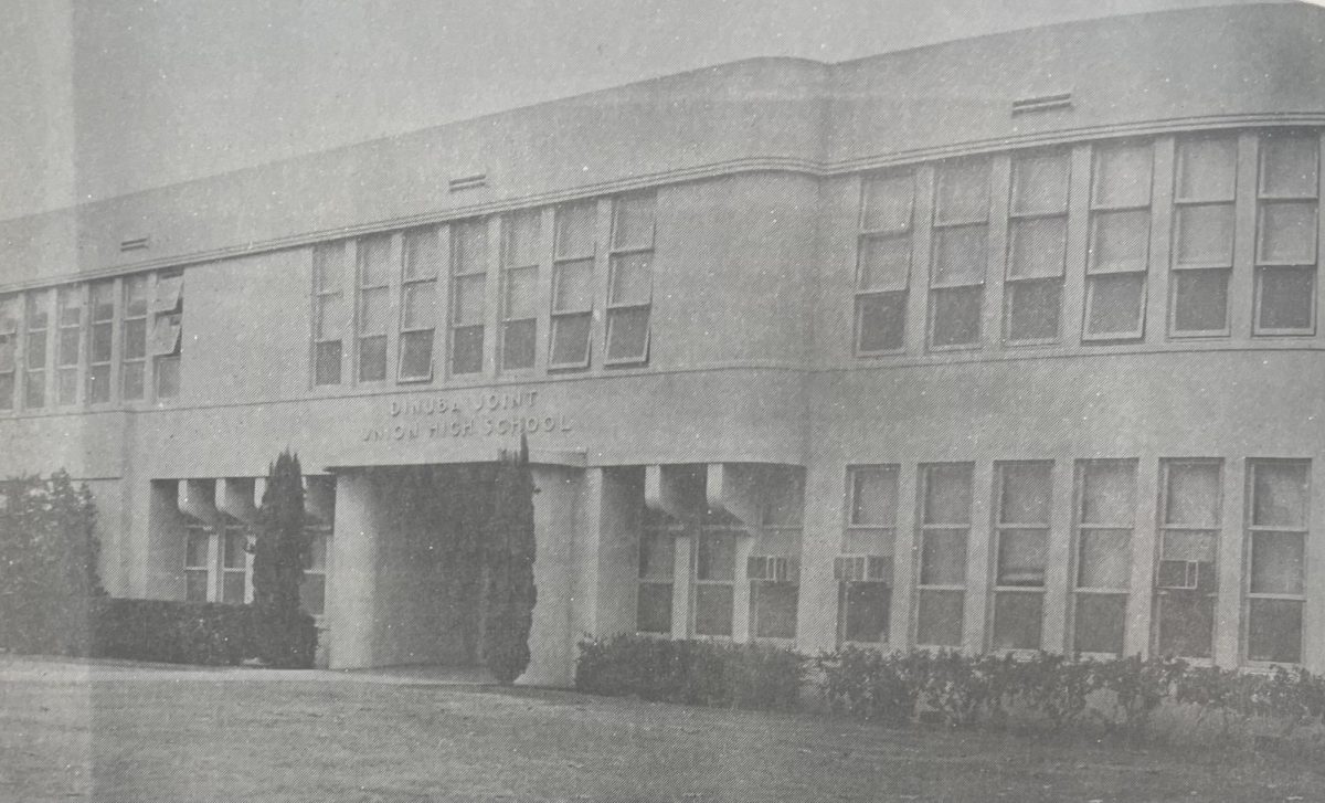 The new Dinuba High School, built in 1938.  Archived photo.