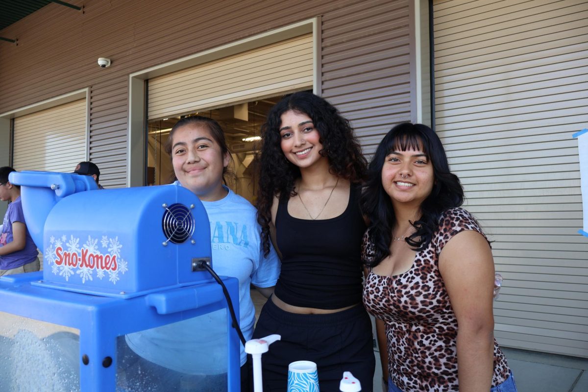Key Club selling shaved ice