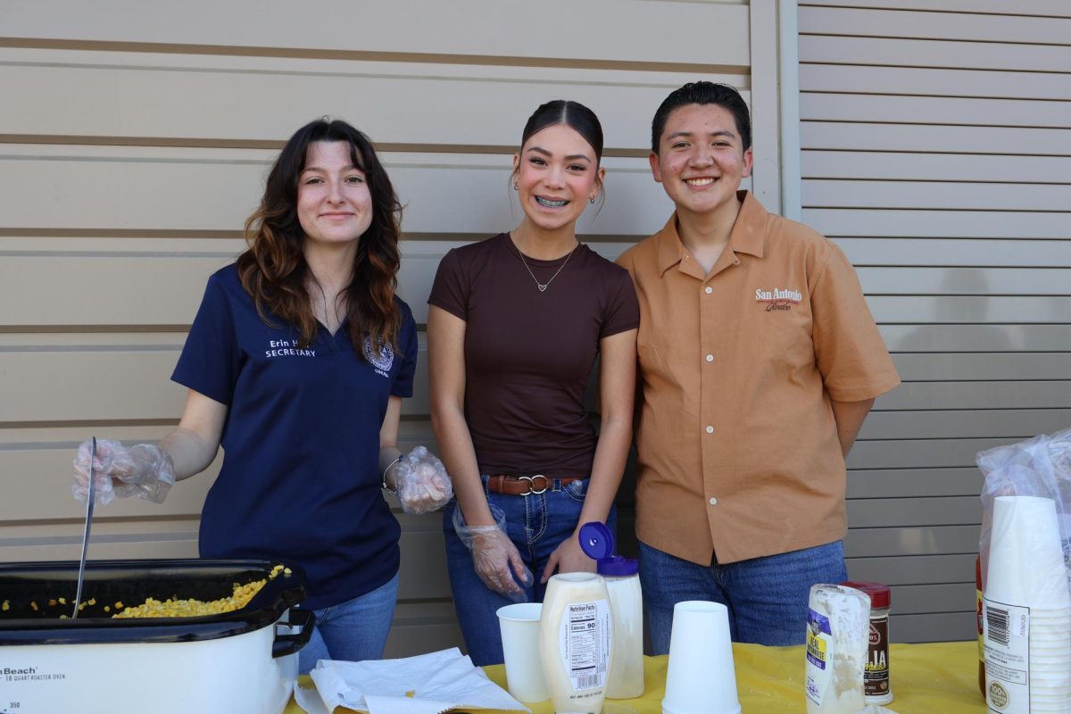 FFA Students selling elotes in a cup